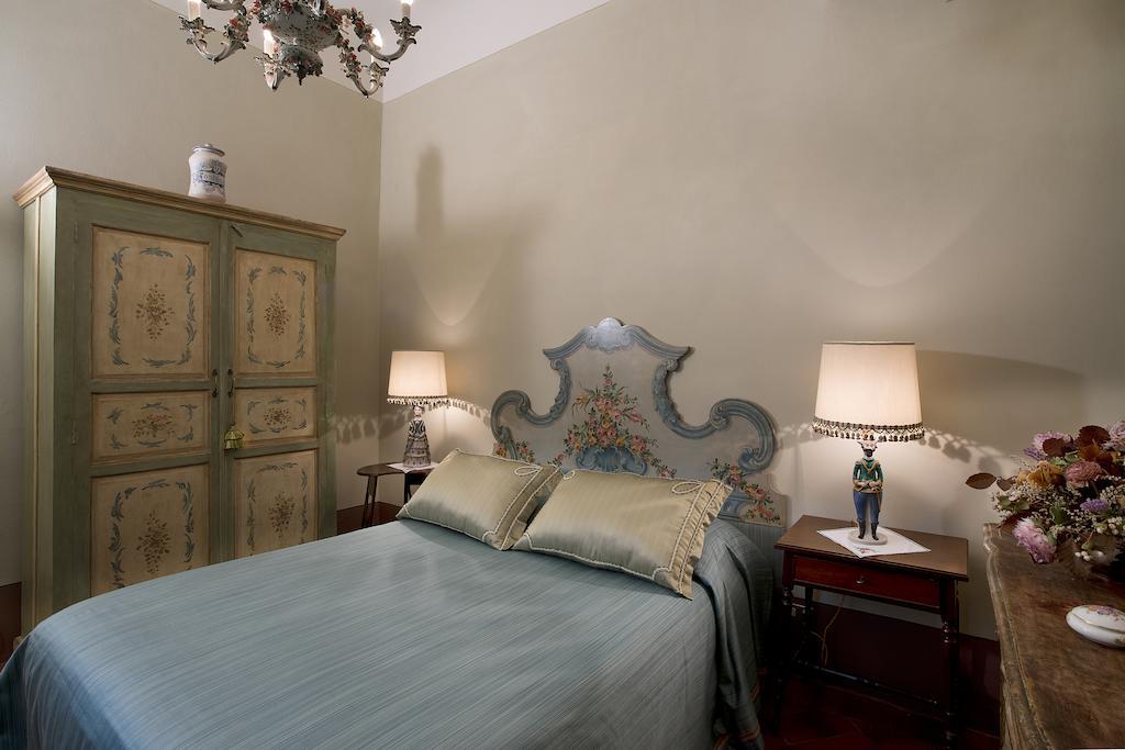 Poggio Bello Florence Room photo